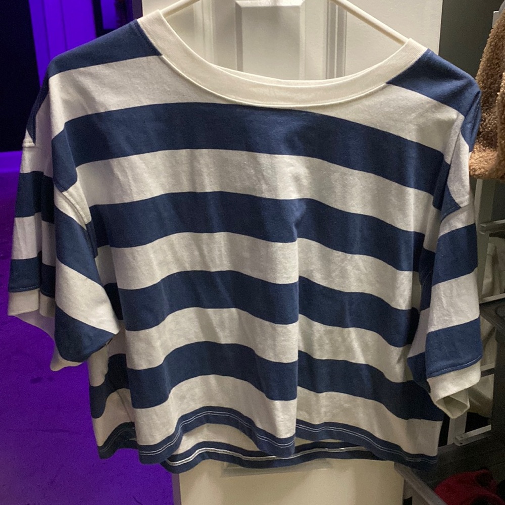 navy and white striped tshirt
